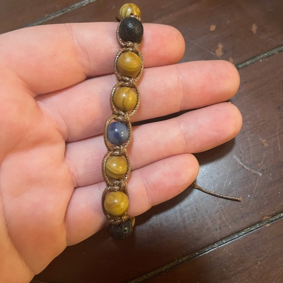 Lava stone adjustable bracelet - Picture 2 of 3